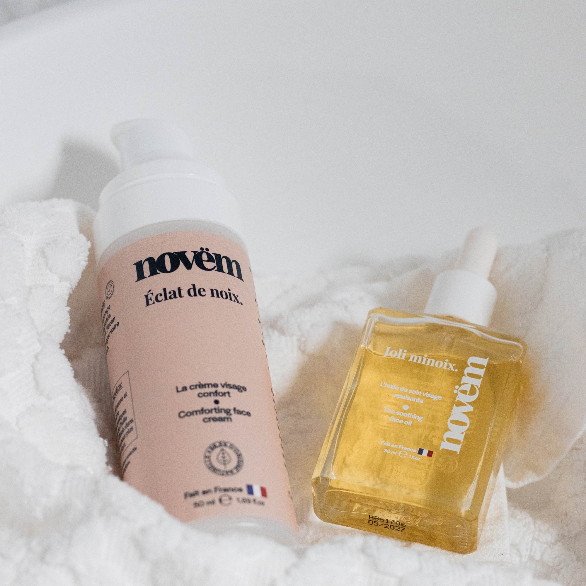 Huile de noix pour la peau : bienfaits, usages et vérité sur cet ingrédient précieux