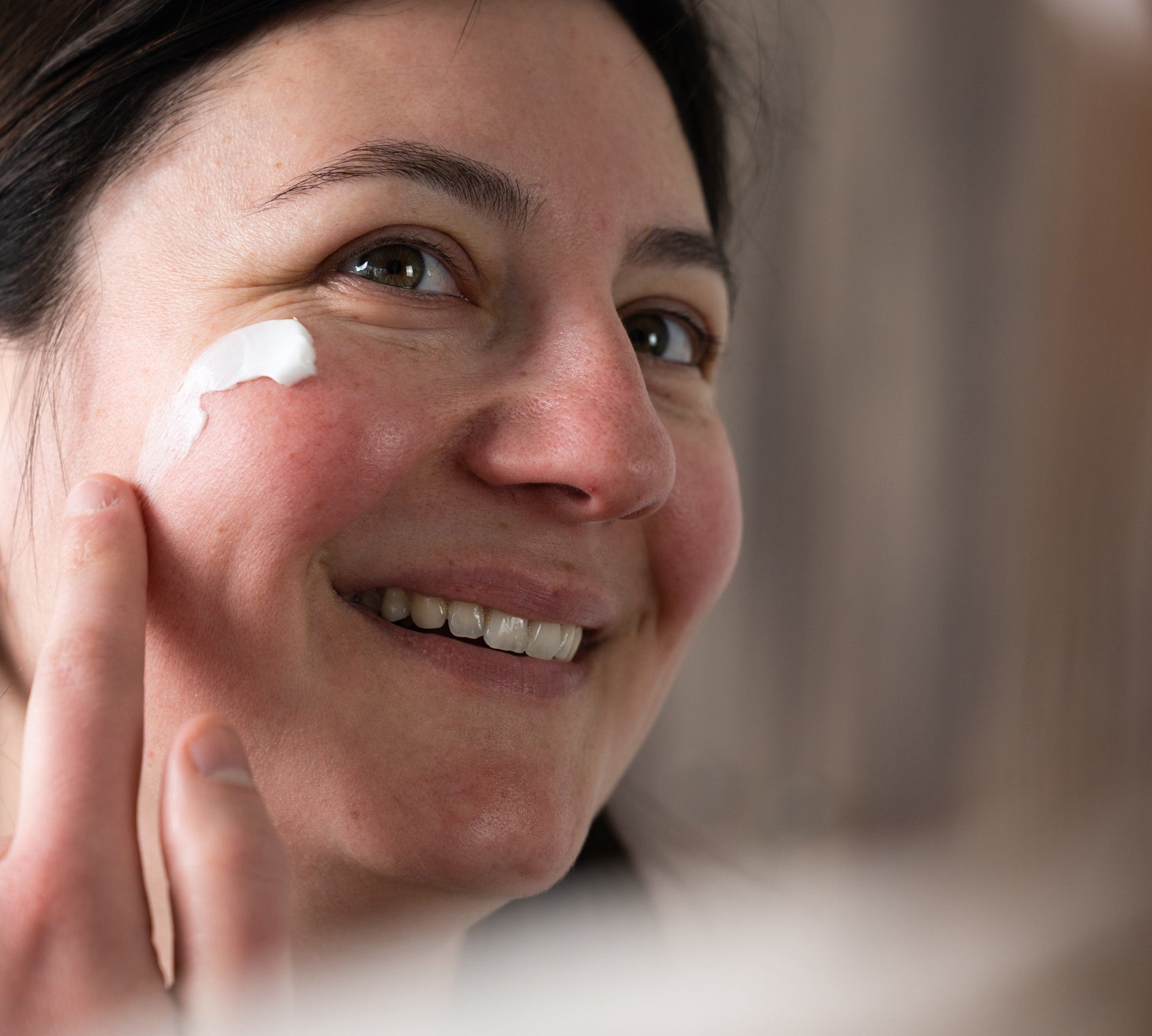 Ma Peau Sèche Fait des Boutons : Huile de Noix est-elle Comédogène ? Mythes vs. Réalités des Lipides.