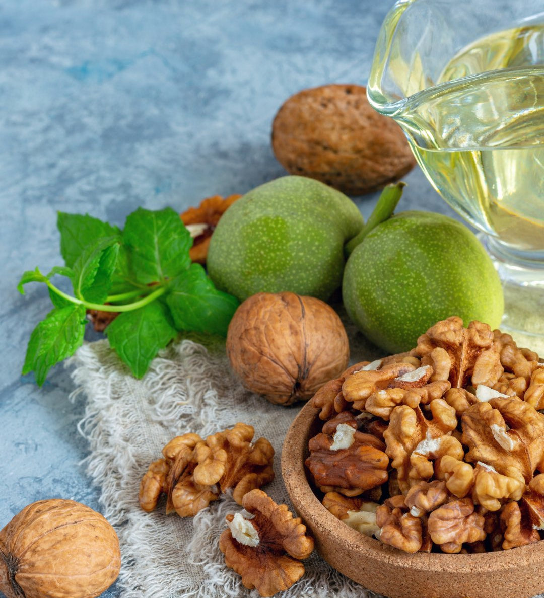 Comment Intégrer l'Huile de Noix de Grenoble dans une Routine Beauté Quotidienne ? - Novëm