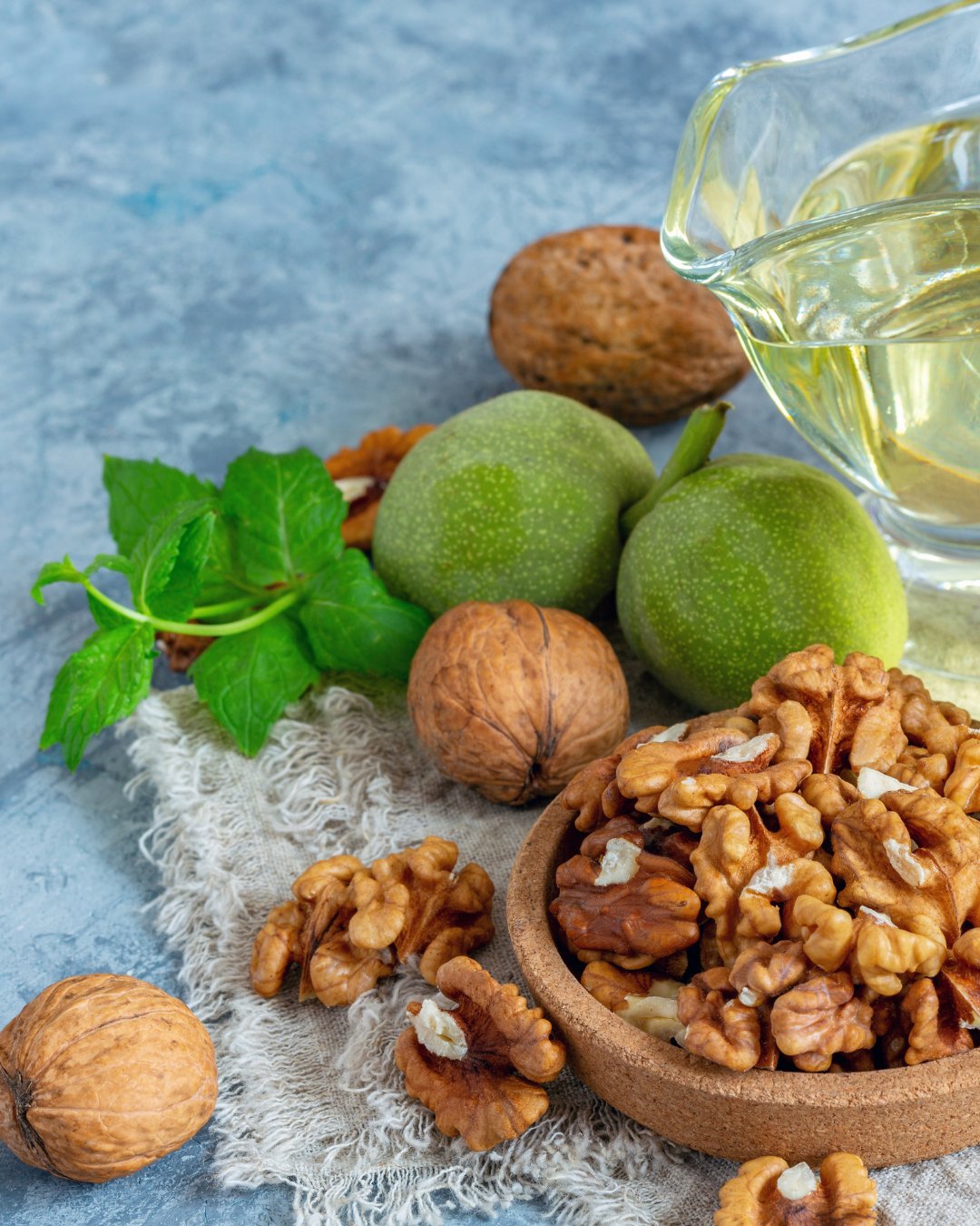 Comment Intégrer l'Huile de Noix de Grenoble dans une Routine Beauté Quotidienne ? - Novëm