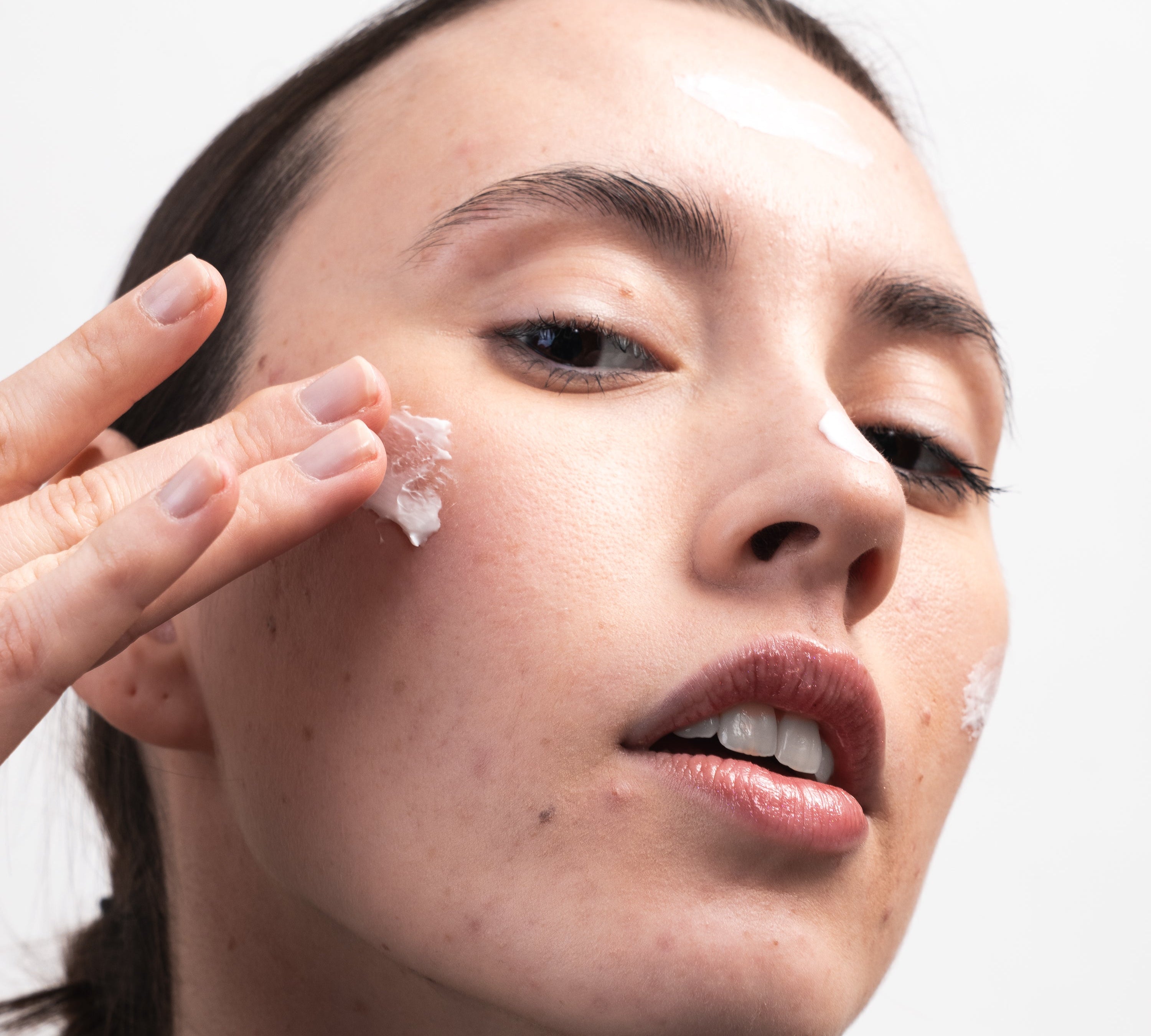 creme-de-jour-naturelle-prebiotiques-eclat-de-noix-novem