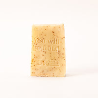 Savon solide exfoliant pour le corps à la poudre de coquille de Noix de Grenoble