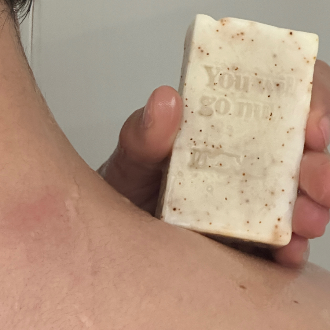 savon solide exfoliant corps poudre de coquille de noix de Grenoble